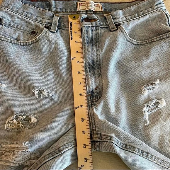 ⭐️PRICE FIRM⭐️ 2005 Levi’s Distressed High Waisted 100%Cotton Shorts - Picture 7 of 10